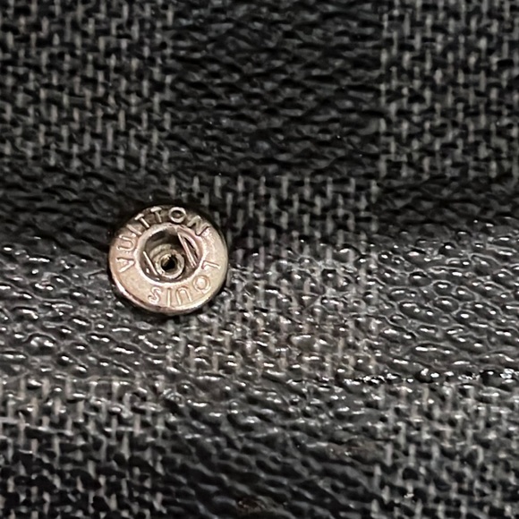 Authenticated Louis Vuitton damier black keys & card holder - Picture 8 of 11